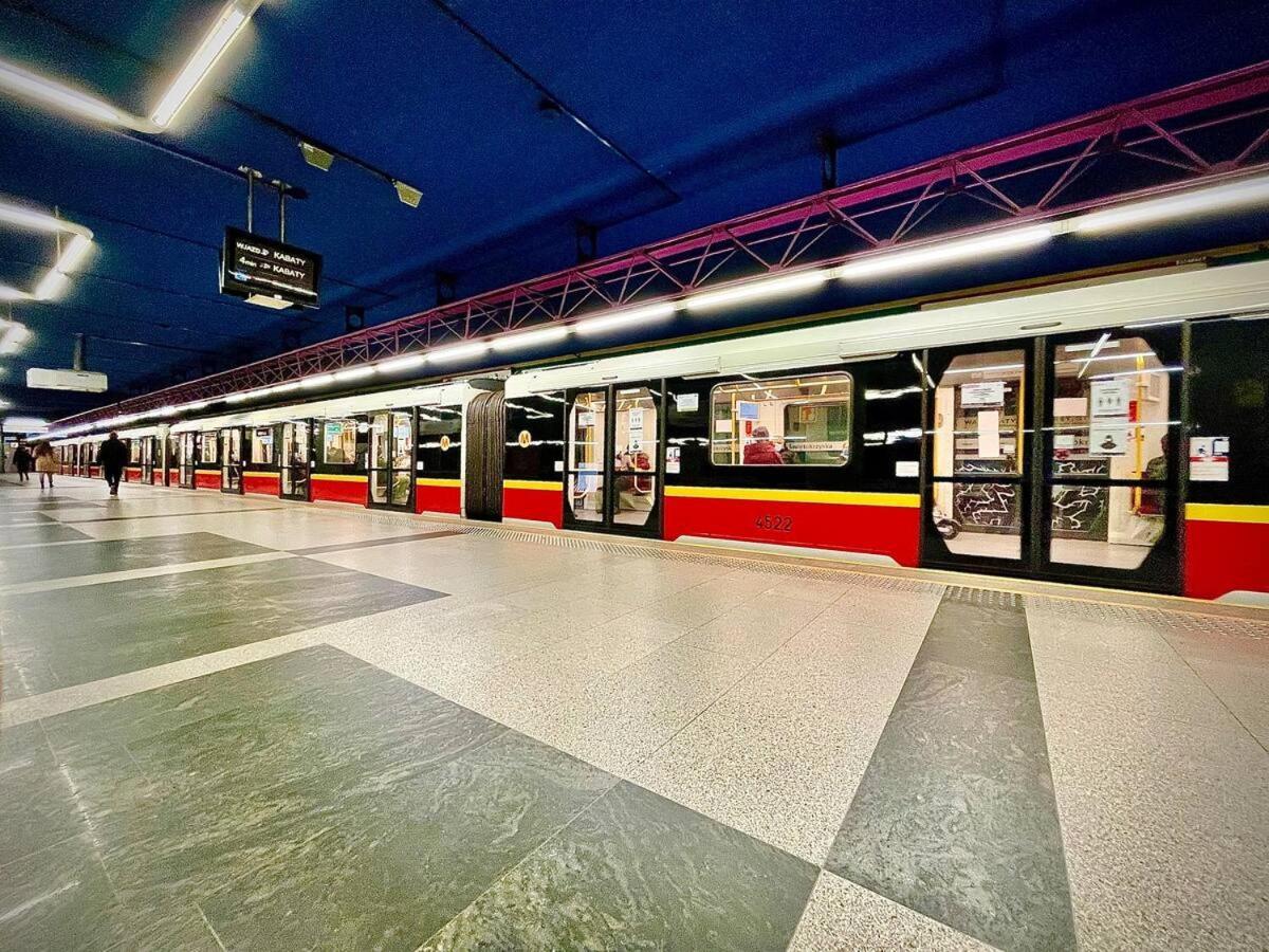 Apartament Decor Metro Wifi 300 Mbs 65Tv Netflix Hbo Warszawa Zewnętrze zdjęcie